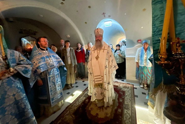 Митрополит Кирилл совершил Литургию на месте обретения чудотворной иконы Пресвятой Богородицы в Казани