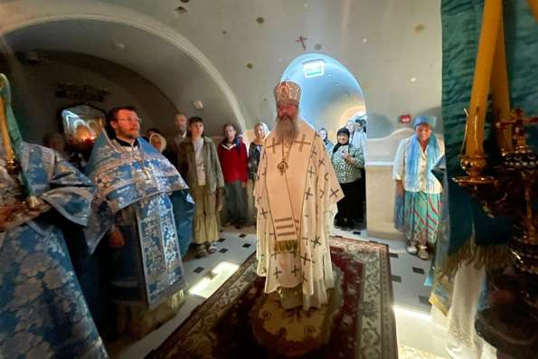 Митрополит Кирилл совершил Литургию на месте обретения чудотворной иконы Пресвятой Богородицы в Казани