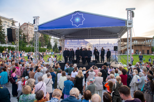 В праздник Казанской иконы Божией Матери в Казани состоялся концерт хора Сретенского мужского монастыря