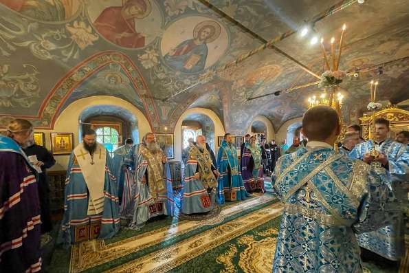 Митрополит Кирилл принимает участие в проходящих в Ярославле торжествах в честь Толгской иконы Богородицы