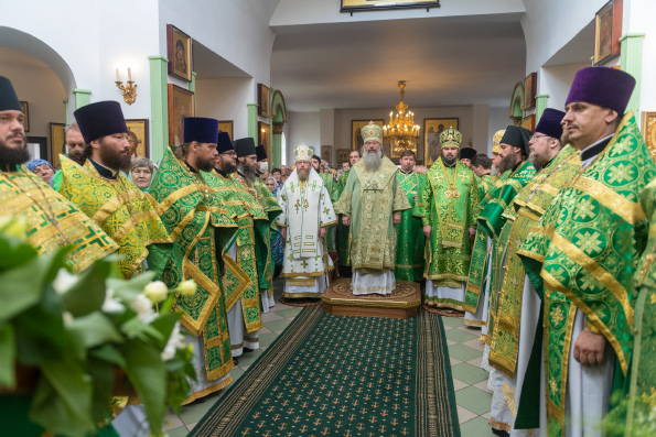 Митрополит Кирилл возглавил престольные торжества в казанском храме преподобного Серафима Саровского