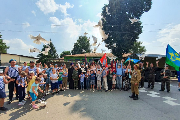 В Сергиевском молитвенном доме Чистополя прошёл праздник с участием военнослужащих ВДВ