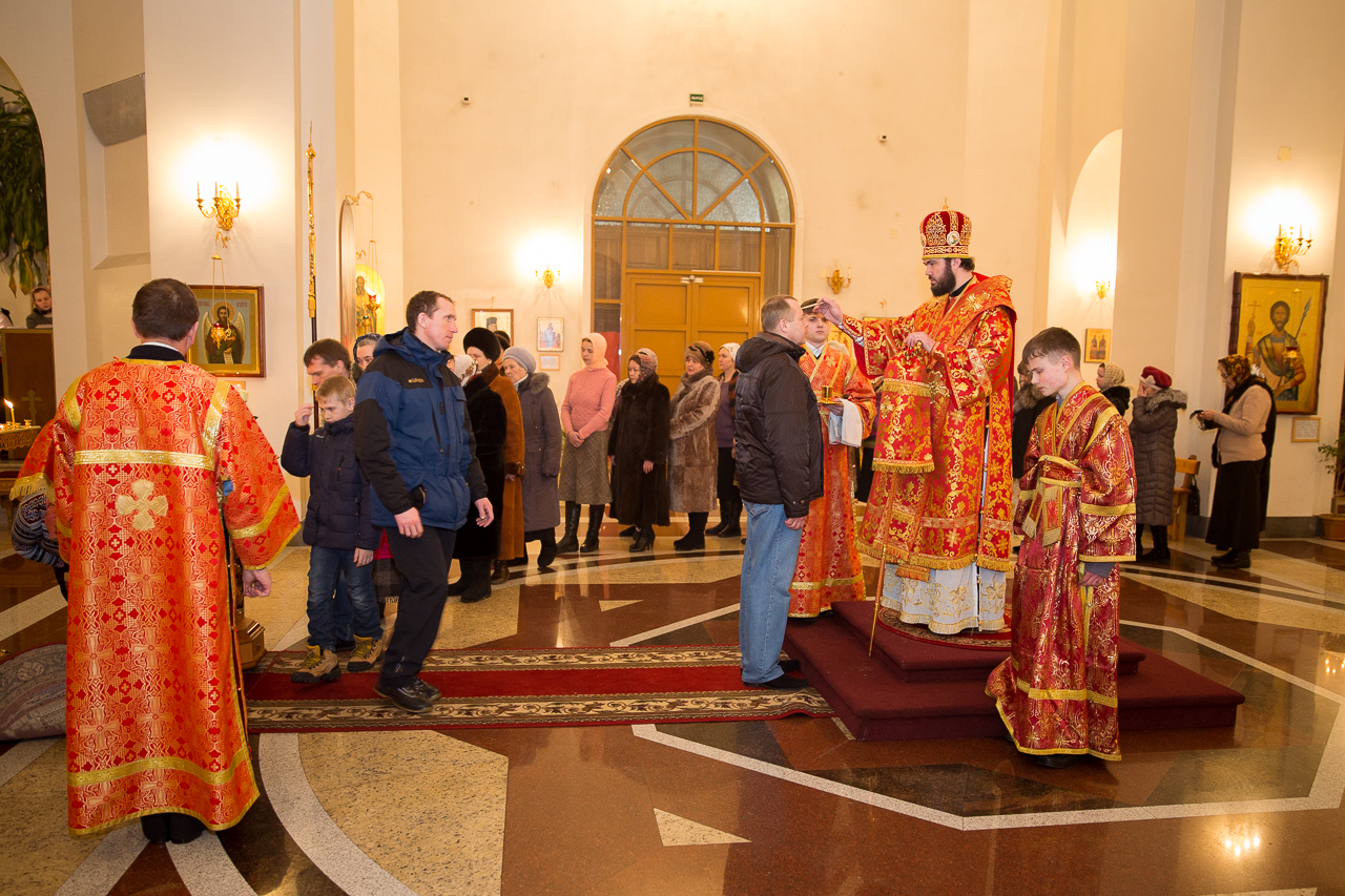 Всенощное бдение в канун воскресного дня в Казанском кафедральном соборе г.Альметьевска (фото)